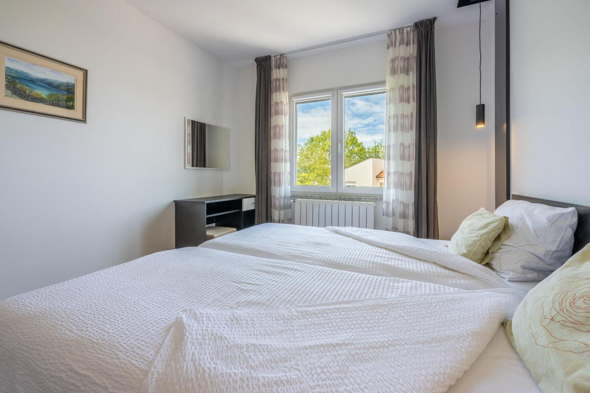 Apartments Vesna Malinska Luaran gambar